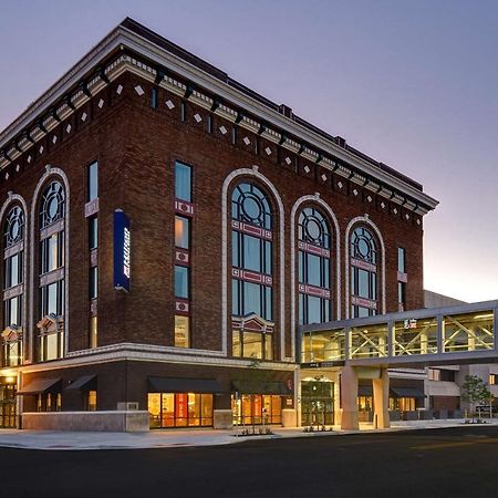 Hilton Garden Inn Kalamazoo Downtown Exterior foto